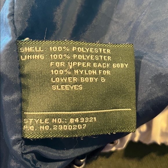 Dockers Men's Beige and Navy Windbreaker - Picture 6 of 9